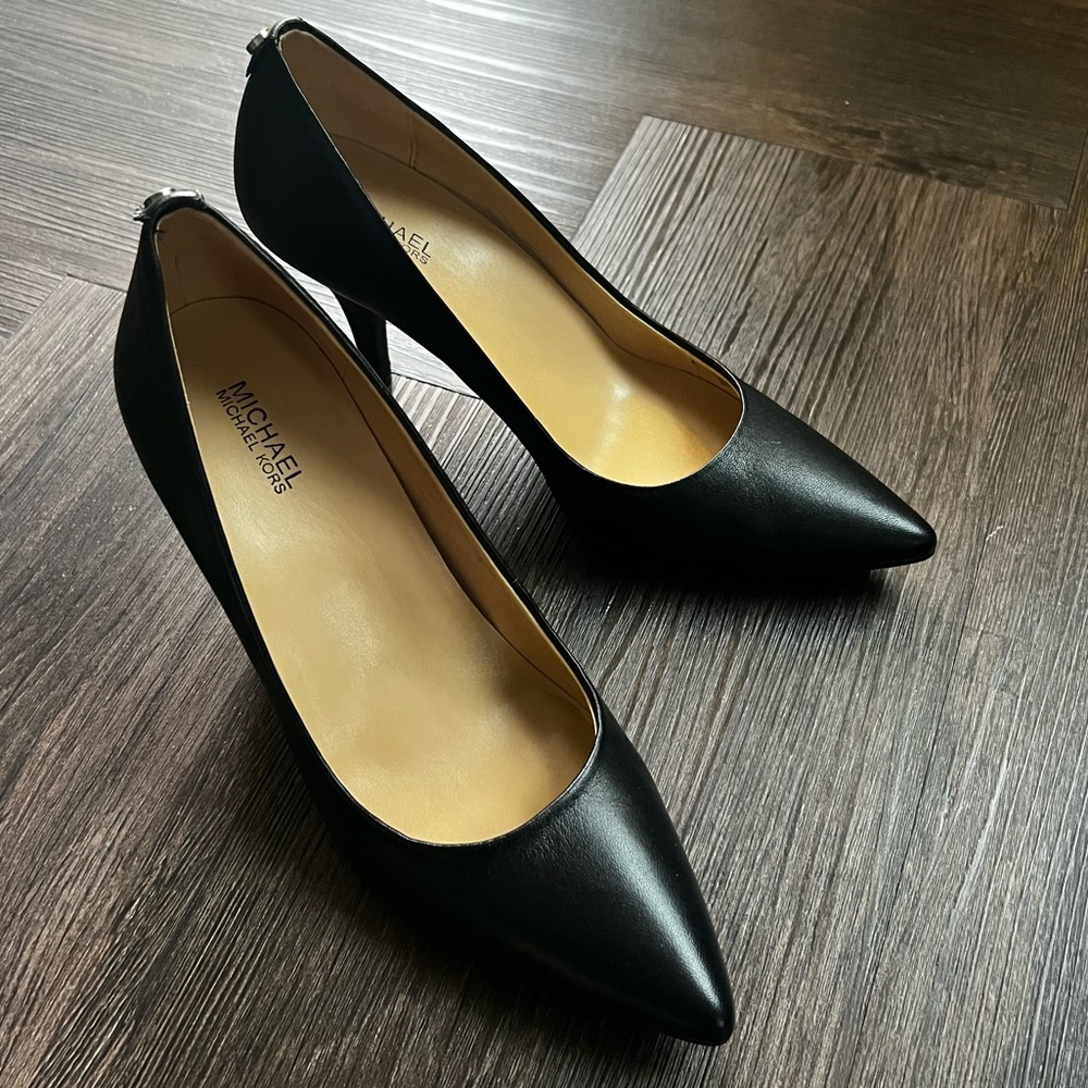 Alina 76mm Black Leather Pumps Michael Kors size 6